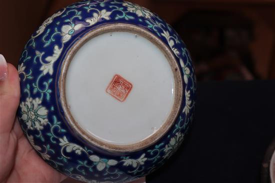 A Chinese lidded dish diameter 14cm